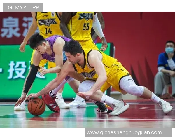 南京羽毛球队包夹战术解析与热点讨论